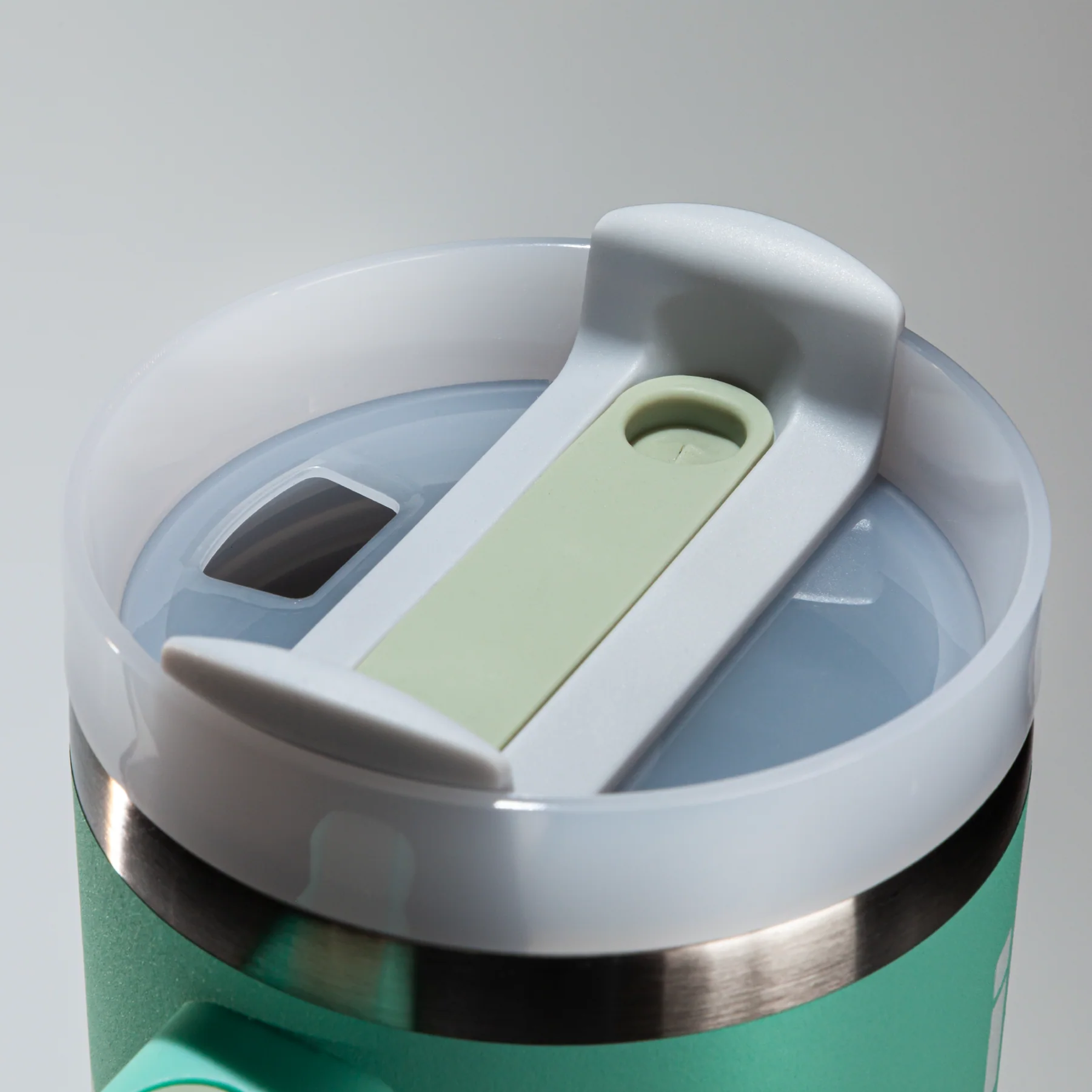 30oz Insulated Quencher - Image 12